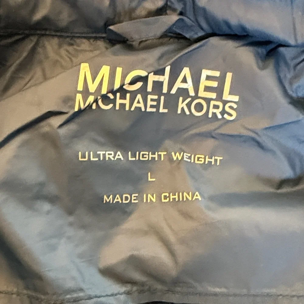 Michael Kors Women's Large Navy Ultra Lightweight Winter Jacket